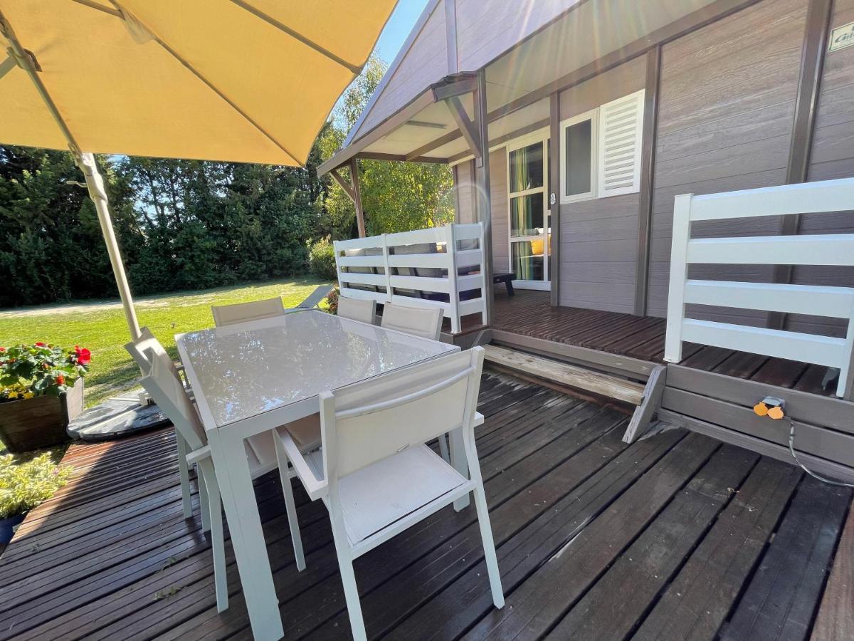 Avignon, joli chalet en campagne très proche de la ville Esterno foto